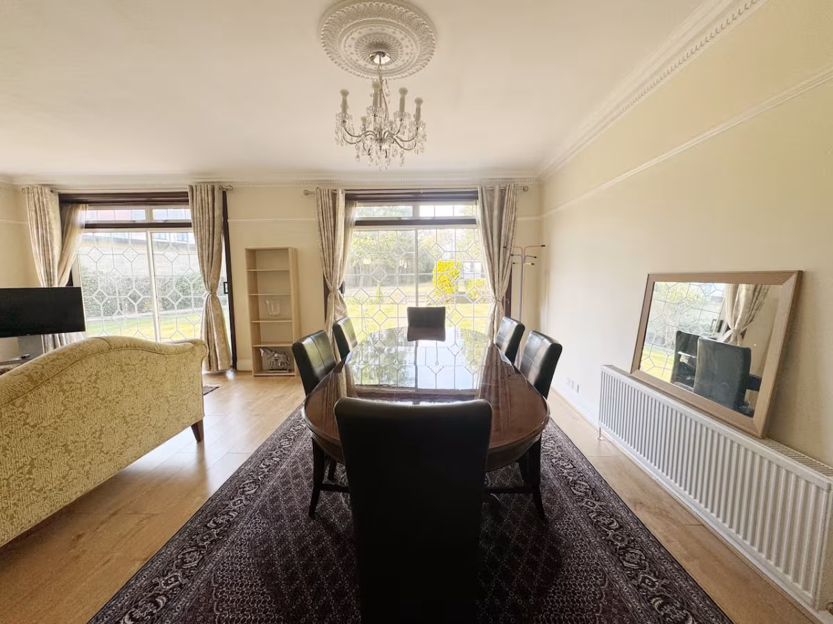 Bright & Spacious House Near Central London — photo 3